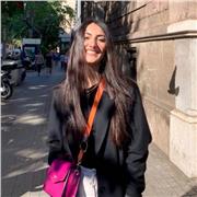 Laureata magistrale in lingue europee e americane e dottoranda presso l'Università di Barcellona offre lezioni di spagnolo A1/C2